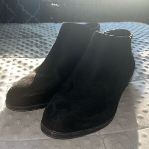 Black small heeled boots